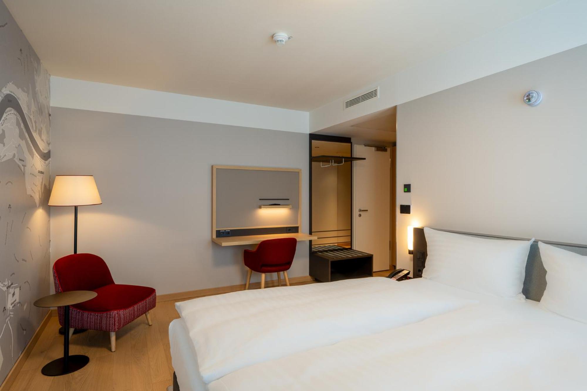 Intercityhotel Heidelberg Exterior photo